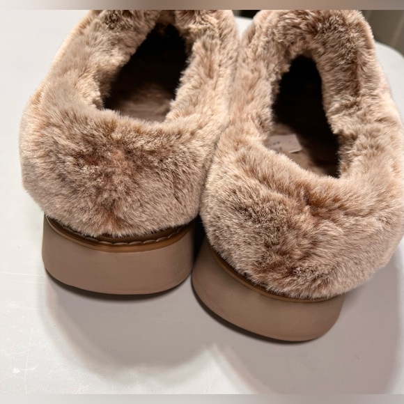 Bobs by Sketchers Cozy Tan Faux Fur Lined Women's Clogs size 9W - Picture 5 of 9